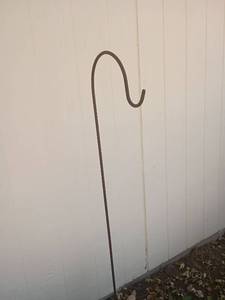 lot 4124 image: 5ft Shepherd Hook