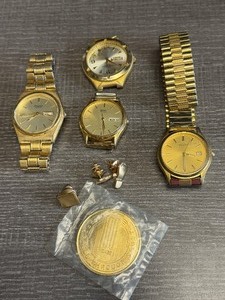 lot 1202 image: Seiko, Pulsar and other watches and pins