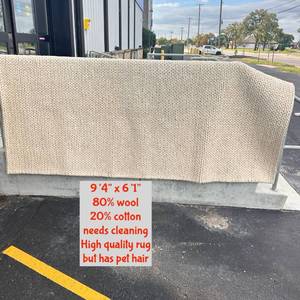 lot 29 image: Wool Cotton Area Rug 94 x 61 80% Wool 20% Cotton read desc and notes in pic