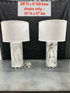 lot 33 image: Pair of Lamps 28H x 6SQ Base  shades only - 10H x 17dia 3 way switch