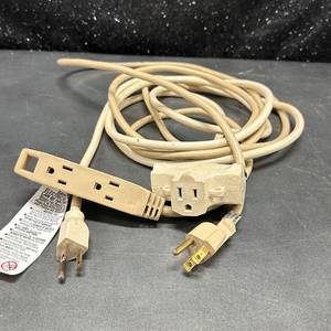 lot 86 image: 2 Beige Power Cords