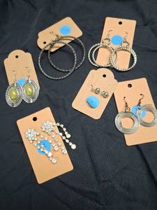 lot 19 image: Lot of 6 Pairs Fashion Earrings.