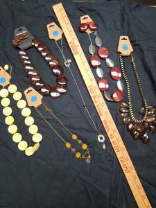 lot 23 image: 6 Necklaces - beaded and chain