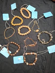 lot 26 image: Lot of 9 Bracelets Mixed Styles.