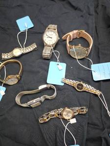 lot 31 image: Lot of 7 Assorted Wristwatches