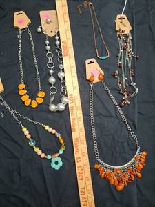 lot 34 image: Fashion Jewelry Necklace and Earring Lot 6 Pieces