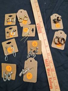 lot 44 image: Lot of 10 Pairs Fashion Jewelry Earrings Mixed Styles.