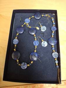 lot 48 image: 430 Carats Sodalite Lapis Lazuli Jewelry Set Bracelets Earrings.