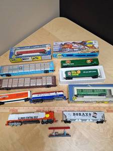 lot 73 image: Model Train Freight Cars assortment