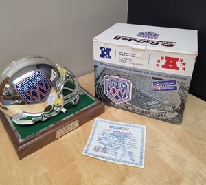 lot 92 image: Riddell Super Bowl XXV Commemorative Helmet - numbered 11712500 - January 27, 1991  -  $$$ check online comps