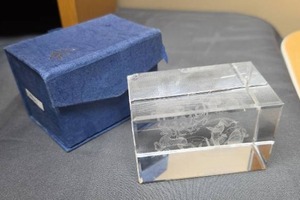lot 94 image: Crystal Laser 3-D Paperweight - Christmas Carriage themed