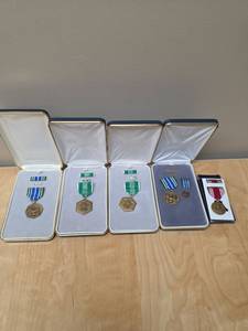 lot 100 image: Lot of 5 United States Military Medals with Ribbons and Cases