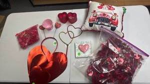 lot 213 image: Valentines Day Party Decorations and headband