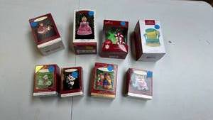 lot 251 image: Hallmark Keepsake Ornament Lot
