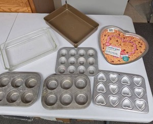 lot 805 image: Baking Pans - muffin, heart shaped cookie sheet, metal and glass cake pans