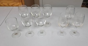 lot 817 image: Clear Wine Glasses