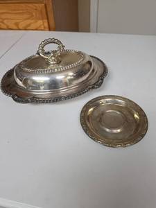 lot 835 image: Oneida Silversmith silver plate serving dish with lid and a small silver plate saucer