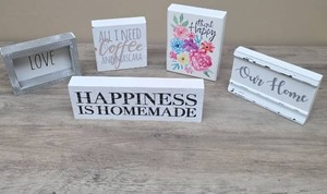 lot 356 image: Set of 5 Decorative Wood Sign Blocks with Text and Floral Designs.