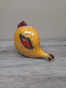 lot 358 image: Decorative Melamine Chicken Figurine