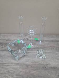 lot 362 image: Clear Glass Bud Bases and Candle Holders