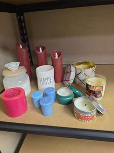 lot 365 image: Candles - mixed lot of flameless and real candles, some in jars
