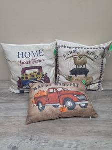 lot 370 image: Farm Themed Decorative Pillows