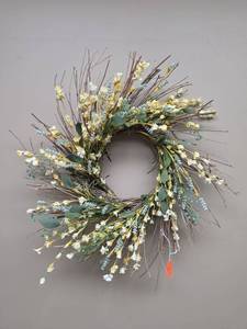 lot 398 image: Decorative Wreath with Dried Flowers and Foliage.