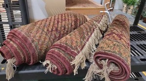 lot 419 image: Luxor Maroon Rugs - two 23x 41 rugs and one 90 x 23 runner.
