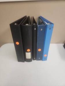 lot 550 image: 5-Piece 3-Ring Binder Set Black Blue Mixed Sizes