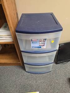 lot 561 image: Sterilite 3-Drawer Cart -very good condition