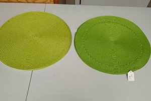 lot 618 image: Round Woven Placemats Green - 4 dark green 6 light green