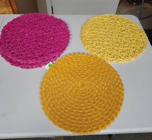 lot 619 image: Decorative Round Placemats - total of 11