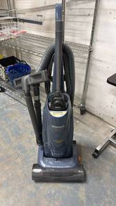 lot 628 image: Kenmore Progressive Handi-Mate Jr. Upright Vacuum Cleaner 12 Amp Direct Drive Beltless