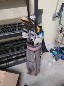 lot 694 image: Vintage golf clubs - MacGregor, Kroydon, mixed brands and a Callaway headcover