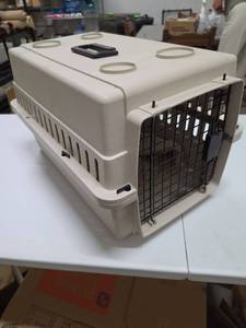 lot 696 image: Small Pet Carrier Crate Plastic White with Black Door and Ventilation