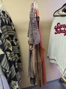 lot 908 image: 4 Womens Cardigans and Vests - Size XL