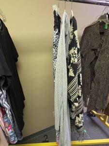 lot 909 image: One Pair of Womens Relaxed Pants and 2 Cardigans - Size XL  Pants Size 14
