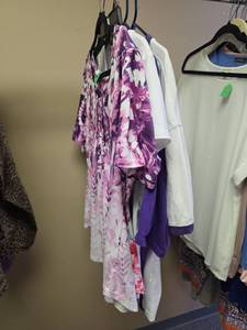 lot 911 image: Womens Short Shirts Size XL and XXL