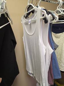 lot 914 image: Womens Size Large and XL Tanks