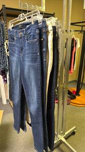 lot 917 image: Lot of Womens Jeans - sizes 28, 30 or Small in waist - including Banana Republic