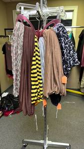 lot 922 image: Womens Clothing Lot 7 Pieces Scarves Wraps Mixed Colors