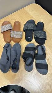 lot 927 image: Lot of 4 Womens Slide Sandals and Slip-On Shoes - size 7
