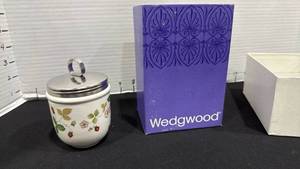 lot 1012 image: Wedgwood egg coddler
