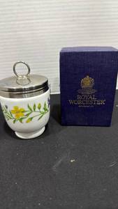 lot 1013 image: Royal Worcester egg coddler
