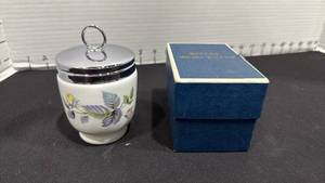 lot 1014 image: Royal Worcester egg coddler