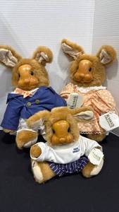 lot 1022 image: Raikes Originals bears with wood faces set of 3