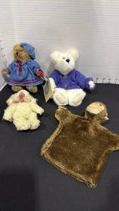 lot 1041 image: Boyds bears and Stiff monkey puppet damage