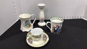 lot 1046 image: Blue Sky candleholder and decorative cups