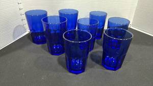 lot 1072 image: Blue drinking glasses