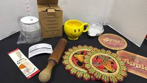 lot 1087 image: Pampered Chef ceramic egg cooker new, vintage pestal, trivets and more
